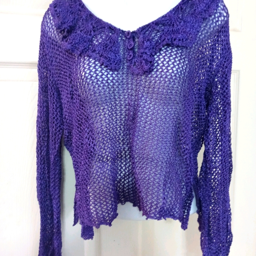 Stunning vintage top and matching beanie.